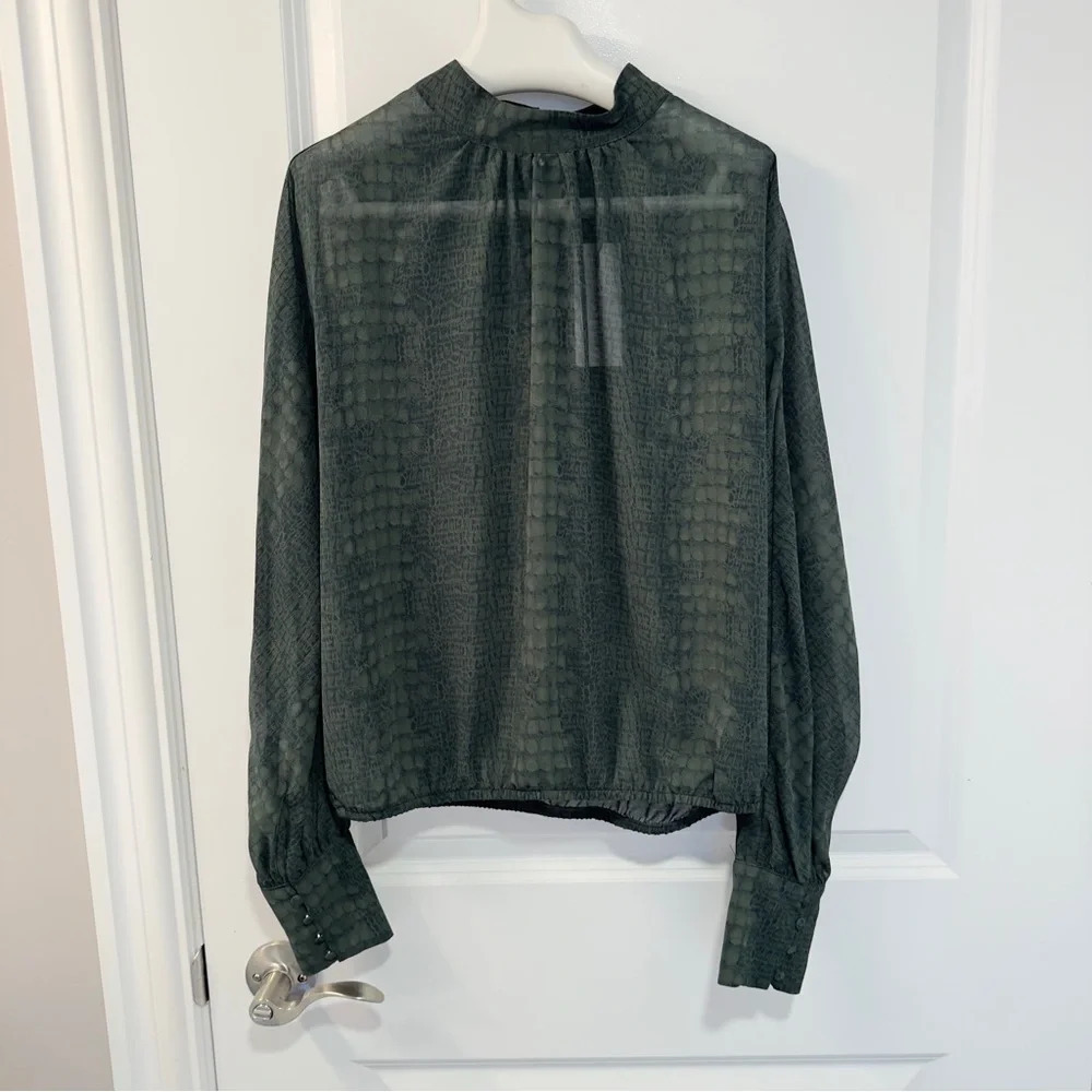 Dynamite  sheer blouse size M